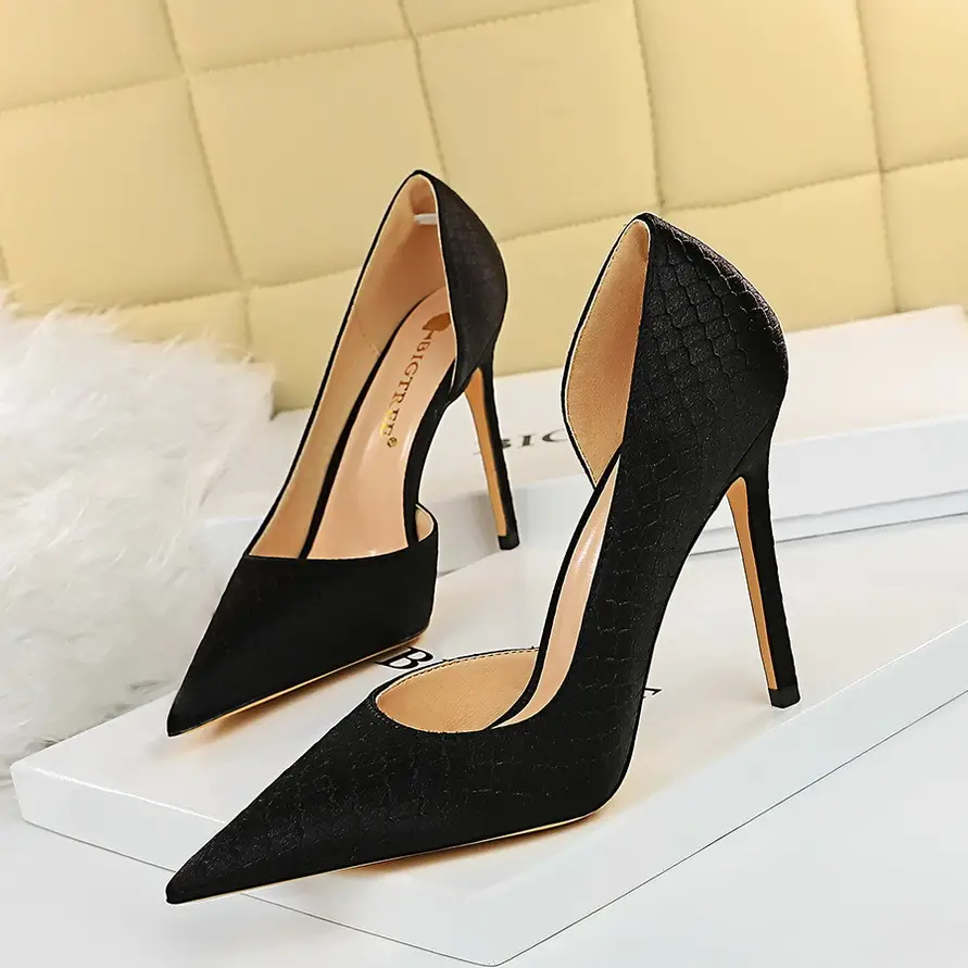 Black Pointed Heel Women's Shoes - Image 5