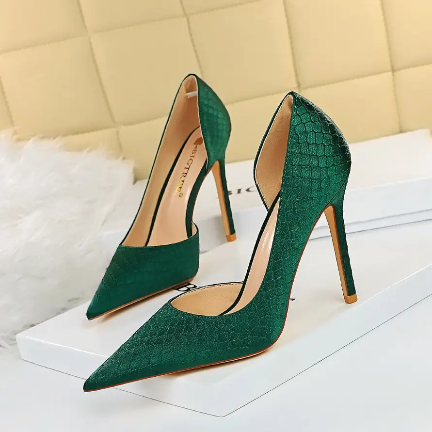 Black Pointed Heel Women's Shoes - Image 6
