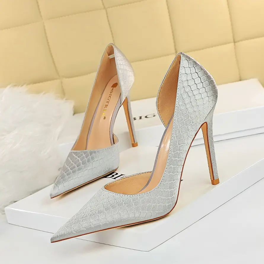 Black Pointed Heel Women's Shoes - Image 8