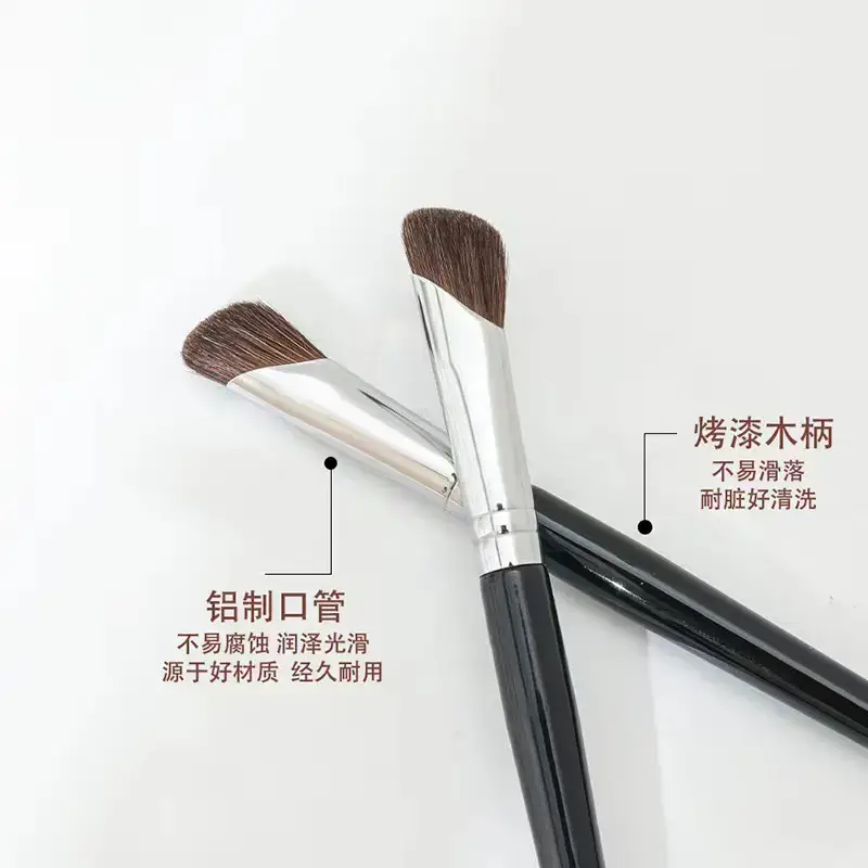 Nose Shadow Brush for Contouring & Smudging - Image 4