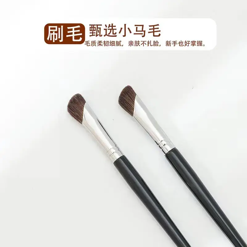 Nose Shadow Brush for Contouring & Smudging - Image 5