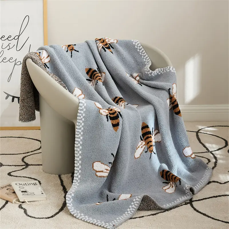 Bee Pattern Velvet Blanket with Pillow Cover