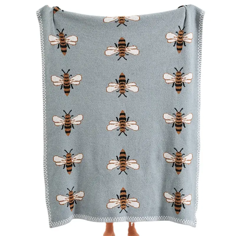 Bee Pattern Velvet Blanket with Pillow Cover