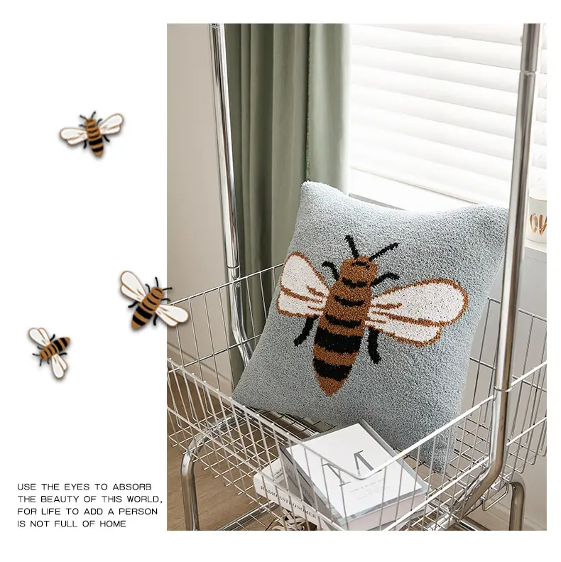 Bee Pattern Velvet Blanket with Pillow Cover — feature 38