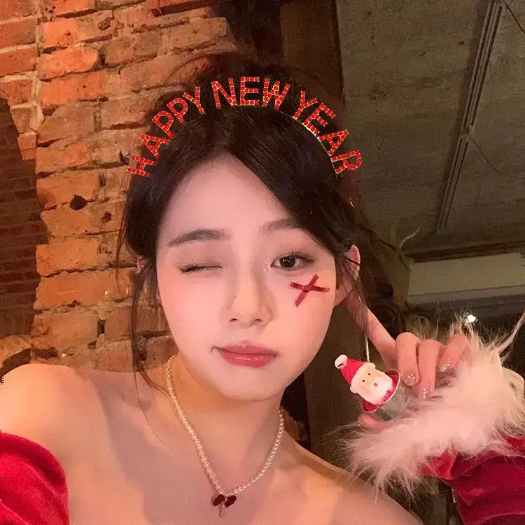 HAPPY NEW YEAR Alloy Crystal Headband for Women - Image 7