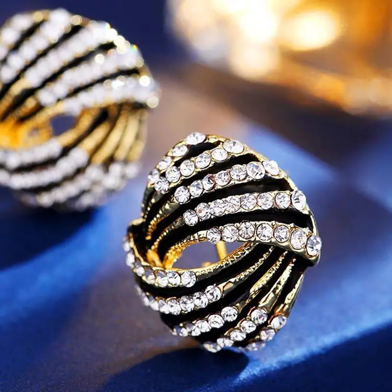 Korean Style Exaggerated Geometric Black Earrings - Image 3