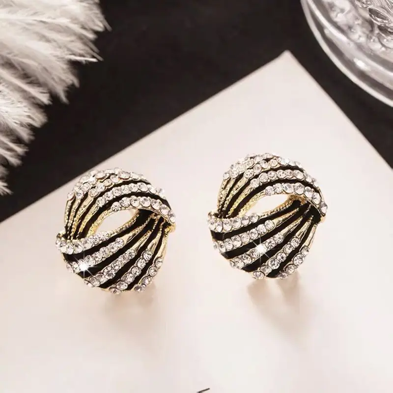 Korean Style Exaggerated Geometric Black Earrings - Image 5