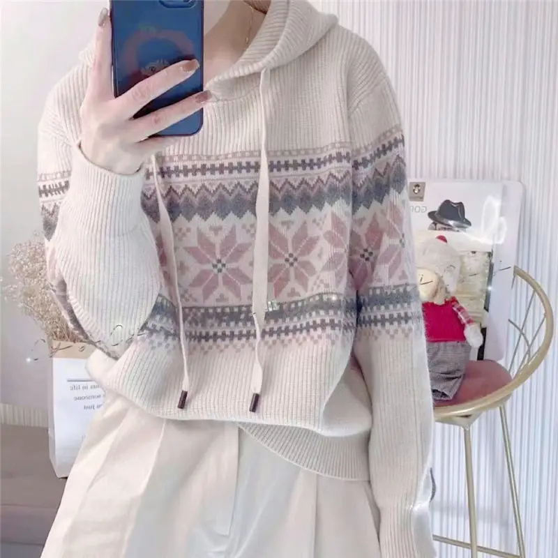 Women's V-Neck Cable Knit Pullover Sweater White — feature 20