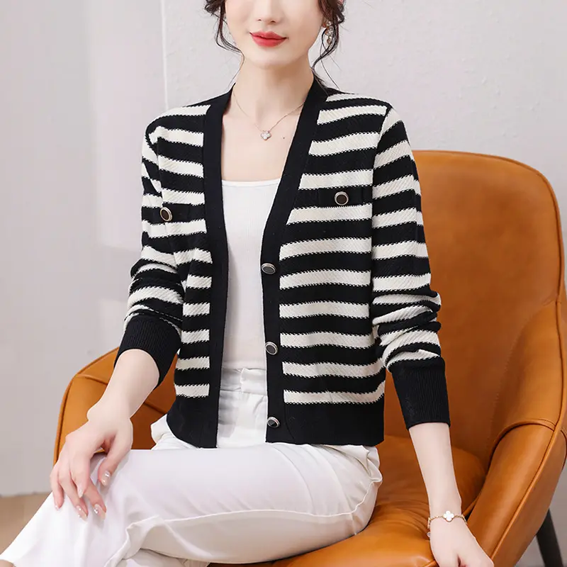 Women's V-Neck Cable Knit Pullover Sweater White — feature 31