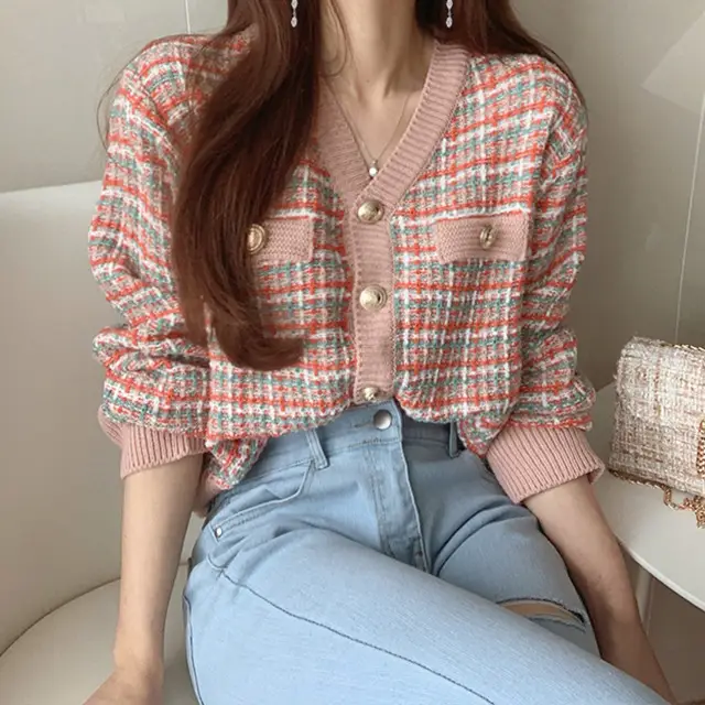 Women's V-Neck Cable Knit Pullover Sweater White — feature 33