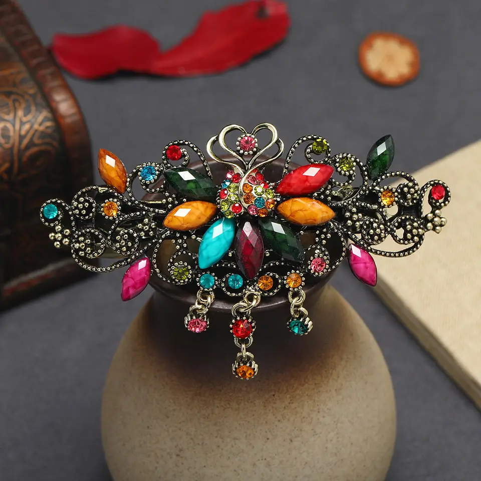 Retro Rhinestone Hair Clip for Women - Image 6