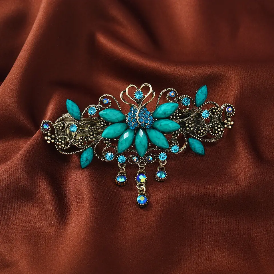 Retro Rhinestone Hair Clip for Women - Image 7