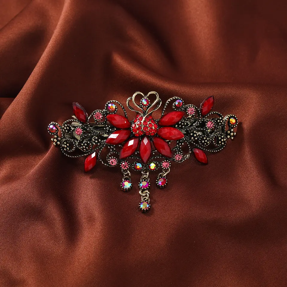 Retro Rhinestone Hair Clip for Women - Image 5