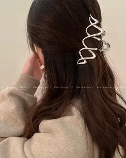 Gold Metal Hair Clip for Women 14cm — feature 23