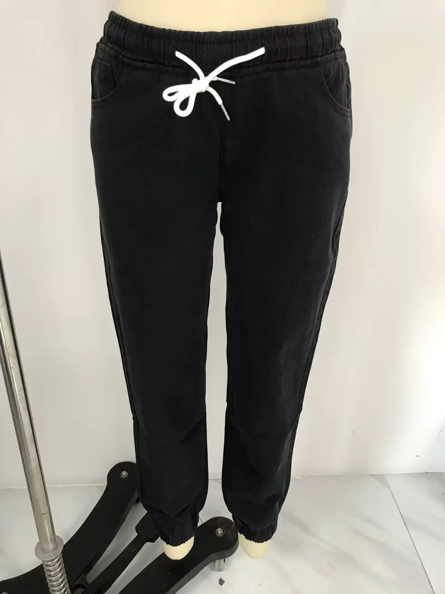 Women Slim Fit Elastic Waist Denim Pants Blue Black — feature 4