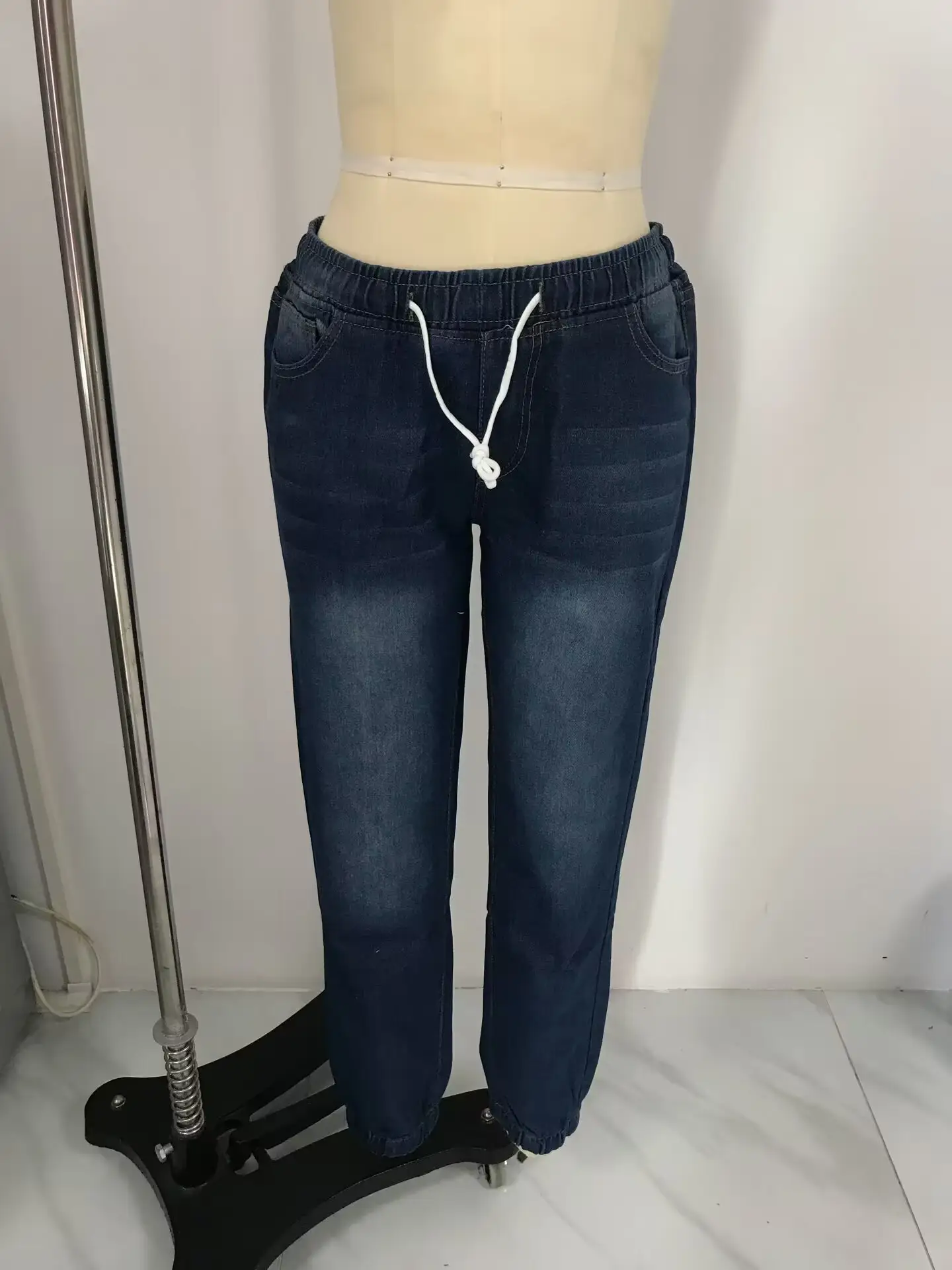Women Slim Fit Elastic Waist Denim Pants Blue Black — feature 8