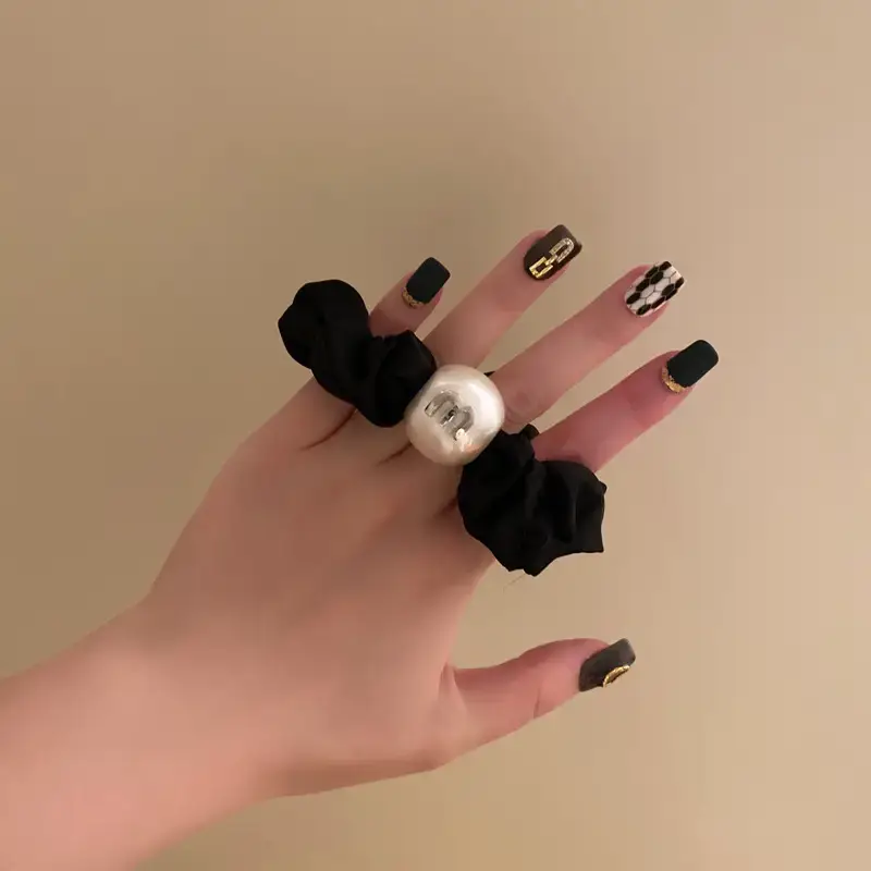 Black Pearl Hair Bands for Women 2022 - Image 3
