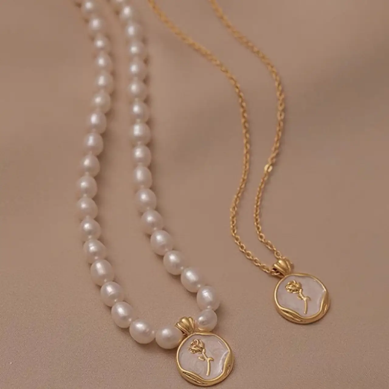 Elegant Rose Natural Pearl Necklace for Women - Image 4