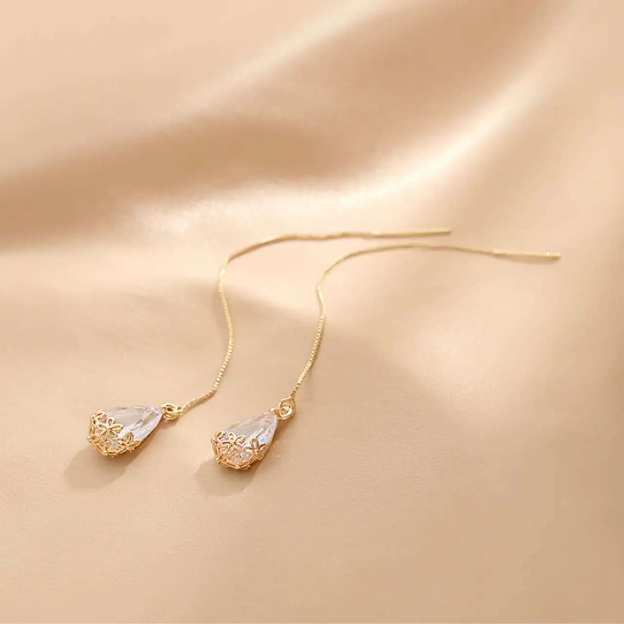 2022 White Zircon Water Drop Earrings for Women — feature 6