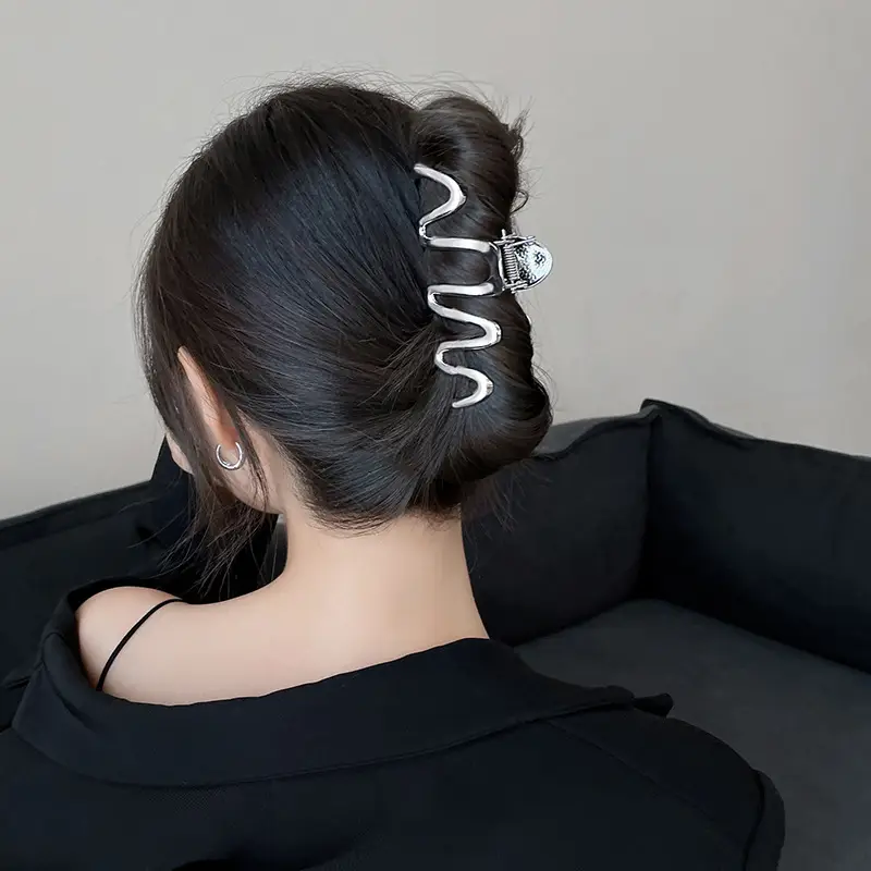 Wave Metal Hairpin Clip for Women Summer Cold Wind Hair Grab 2022