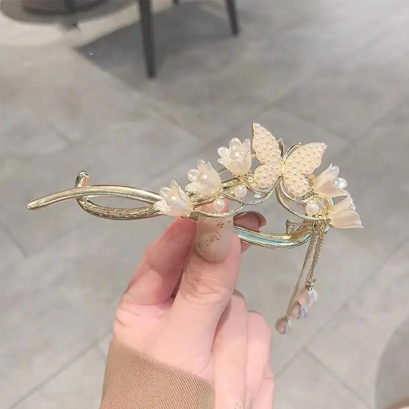 Elegant Pearl Twist Hairpin with Gold Net Design - Image 21