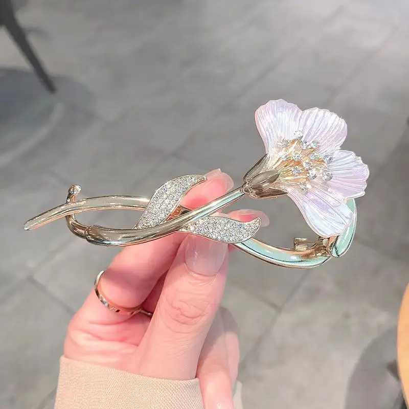 Elegant Pearl Twist Hairpin with Gold Net Design - Image 22