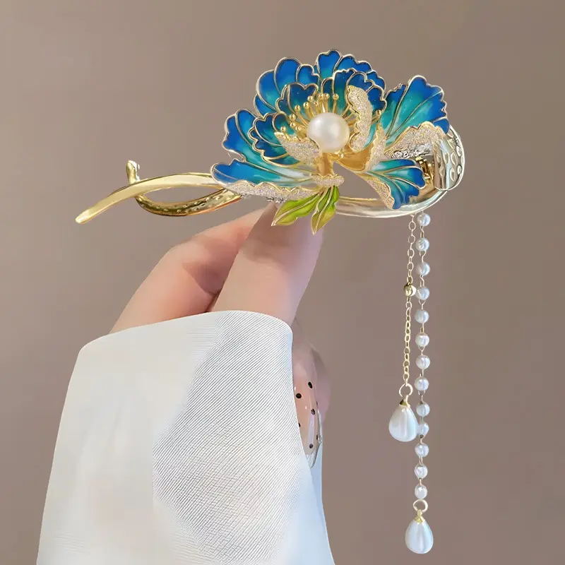 Elegant Pearl Twist Hairpin with Gold Net Design - Image 25