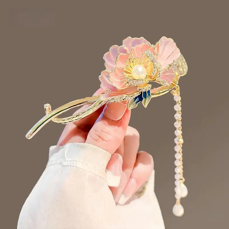 Elegant Pearl Twist Hairpin with Gold Net Design - Image 27