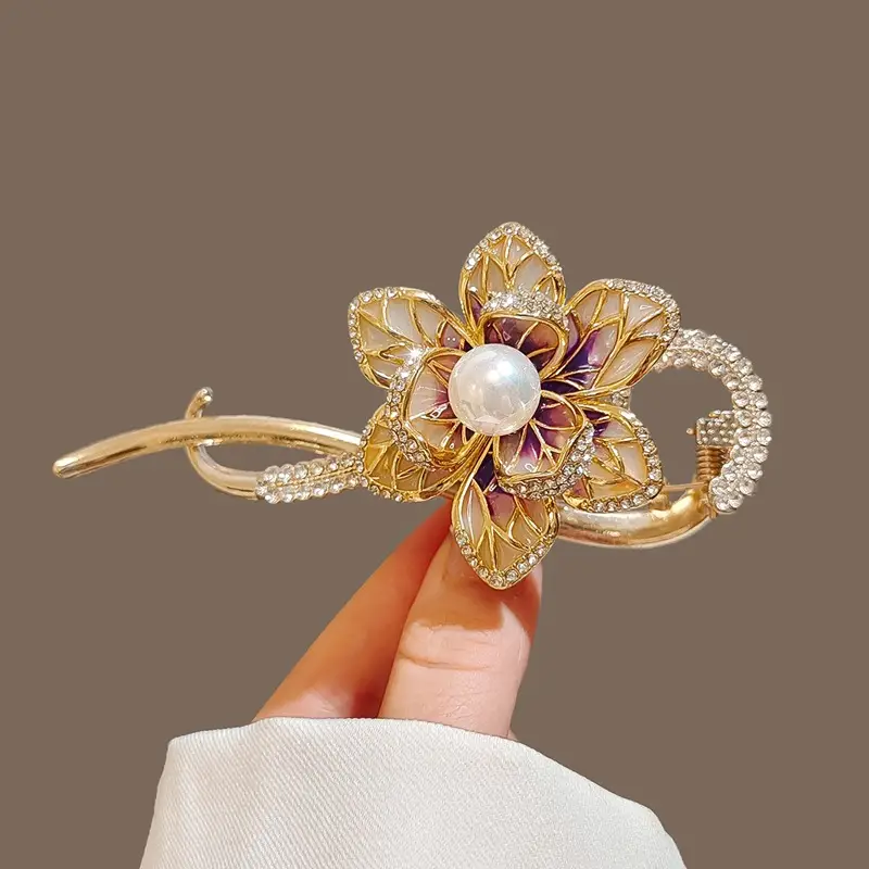 Elegant Pearl Twist Hairpin with Gold Net Design - Image 30