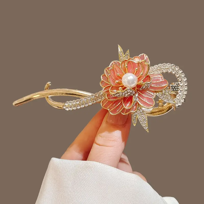 Elegant Pearl Twist Hairpin with Gold Net Design - Image 34