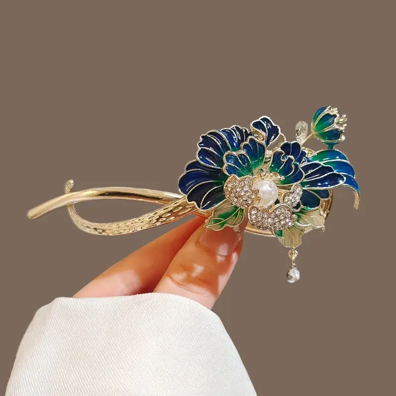 Elegant Pearl Twist Hairpin with Gold Net Design - Image 36