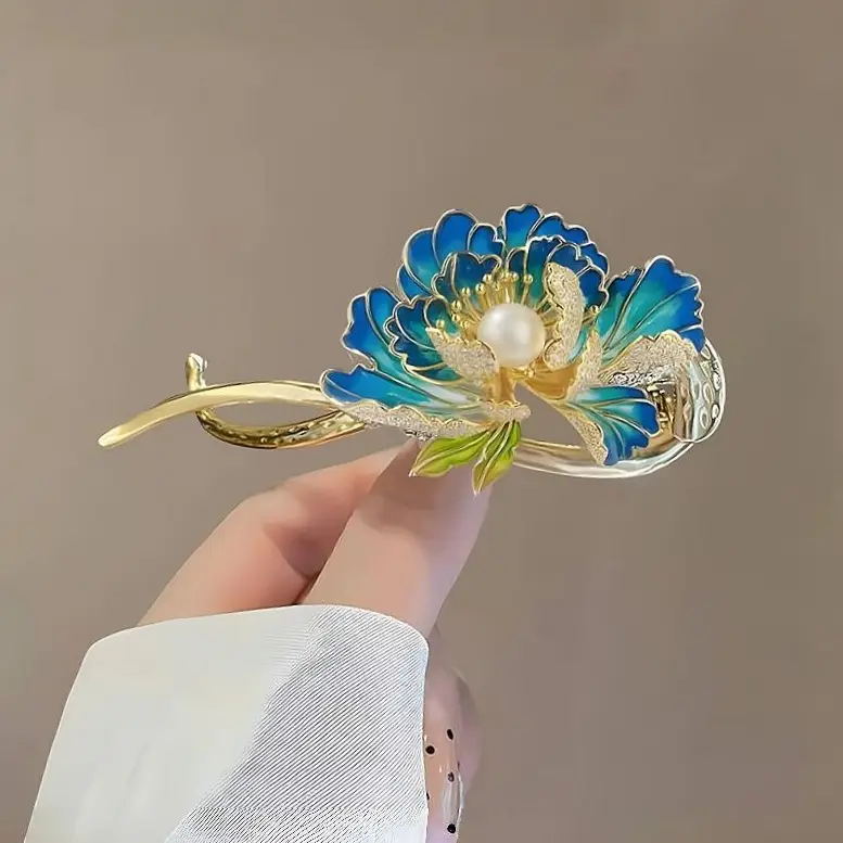 Elegant Pearl Twist Hairpin with Gold Net Design - Image 42