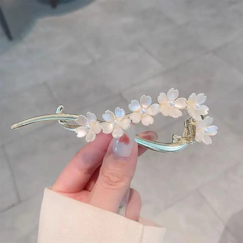 Elegant Pearl Twist Hairpin with Gold Net Design - Image 6