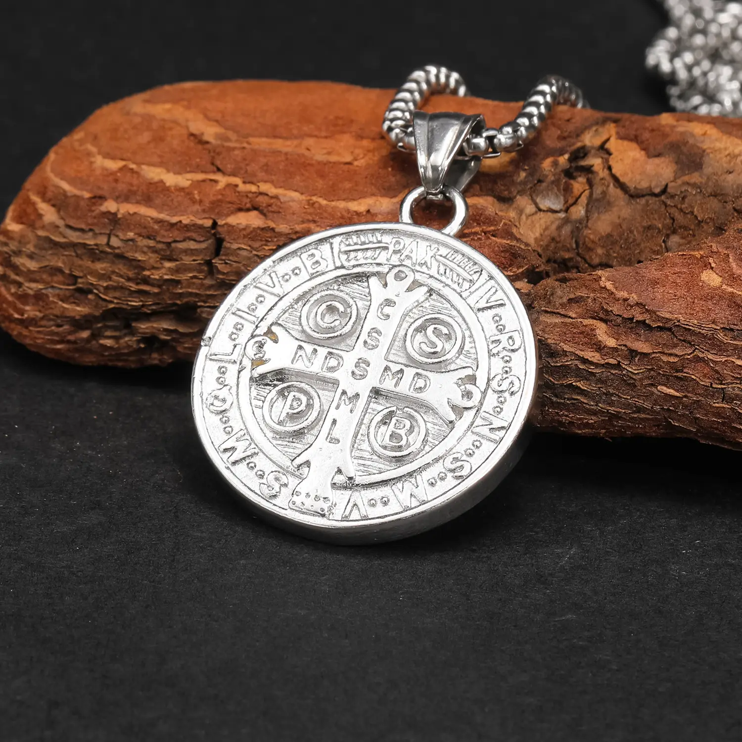 Haiteng Stainless Steel Pendant with Cross Border Design — feature 6