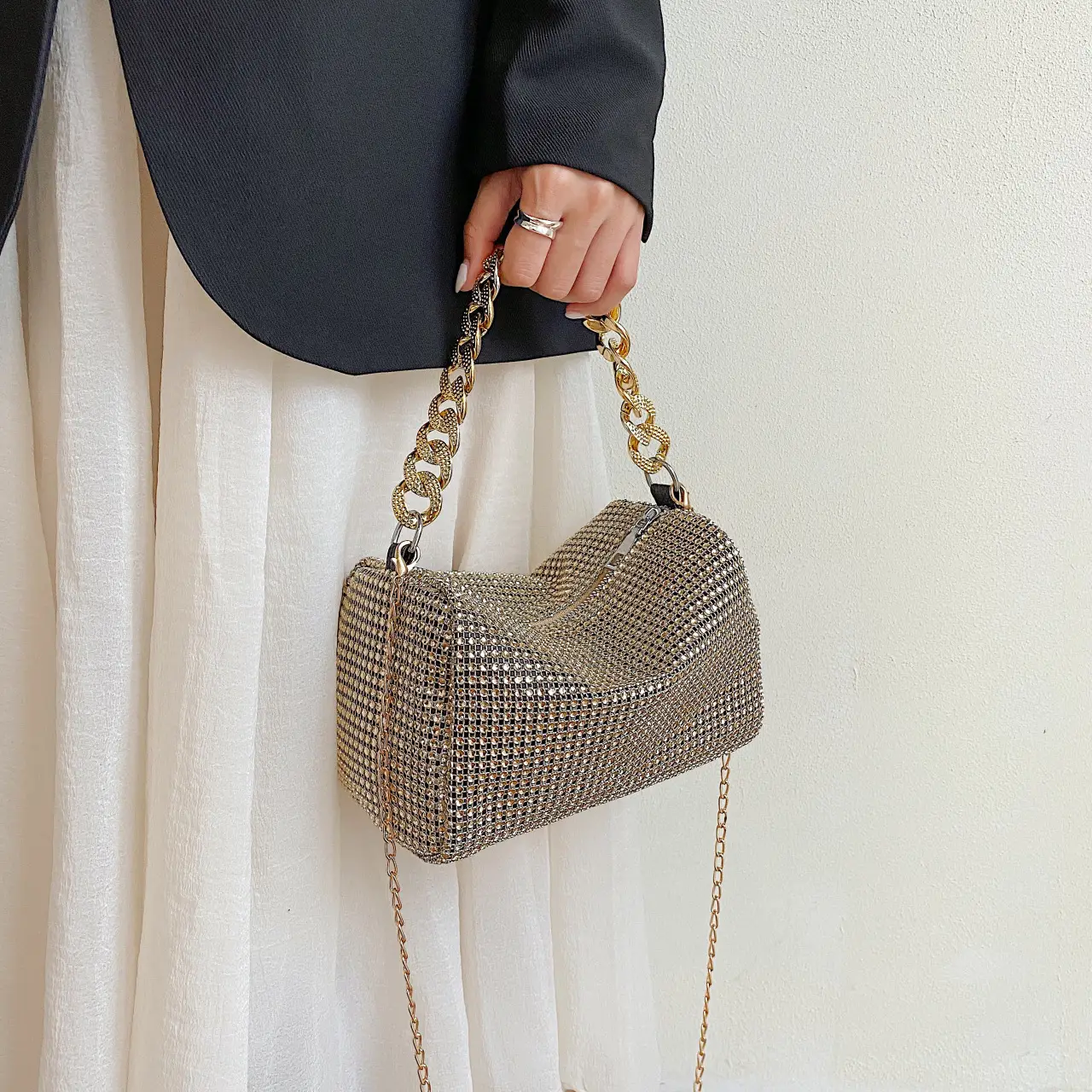 Women Rhinestone Chain Crossbody Bag Gold Plated — feature 15