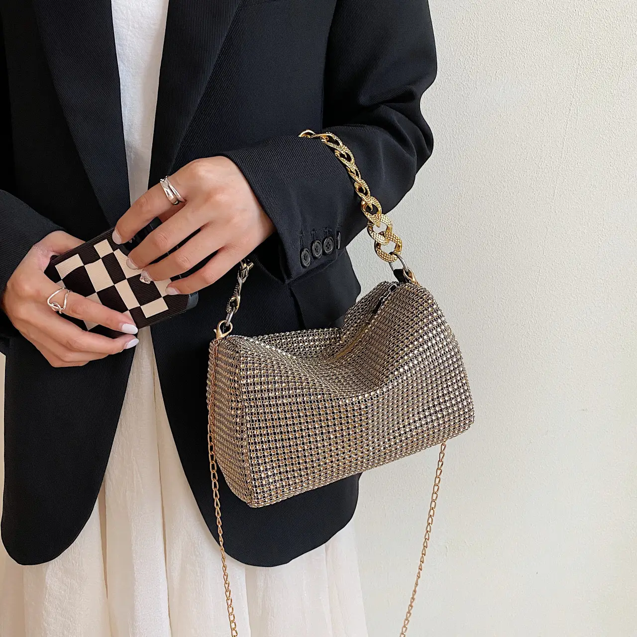 Women Rhinestone Chain Crossbody Bag Gold Plated — feature 18
