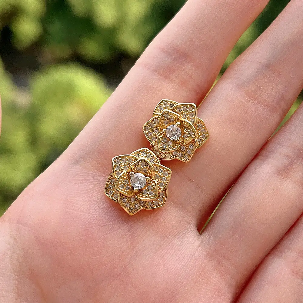 Cao Shi Zircon Cross Earrings for Women — feature 4