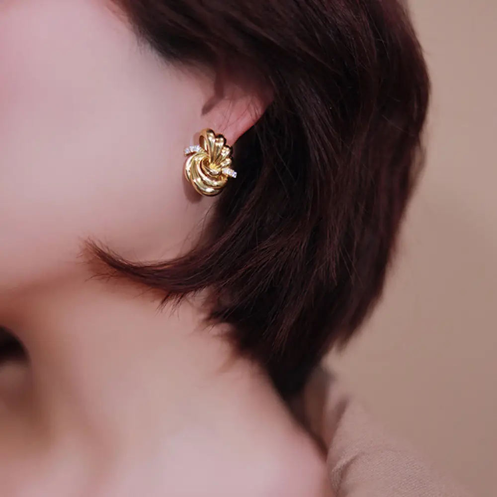 Gold Geometric Knot Earrings for Women Elegant Fashion - Image 5