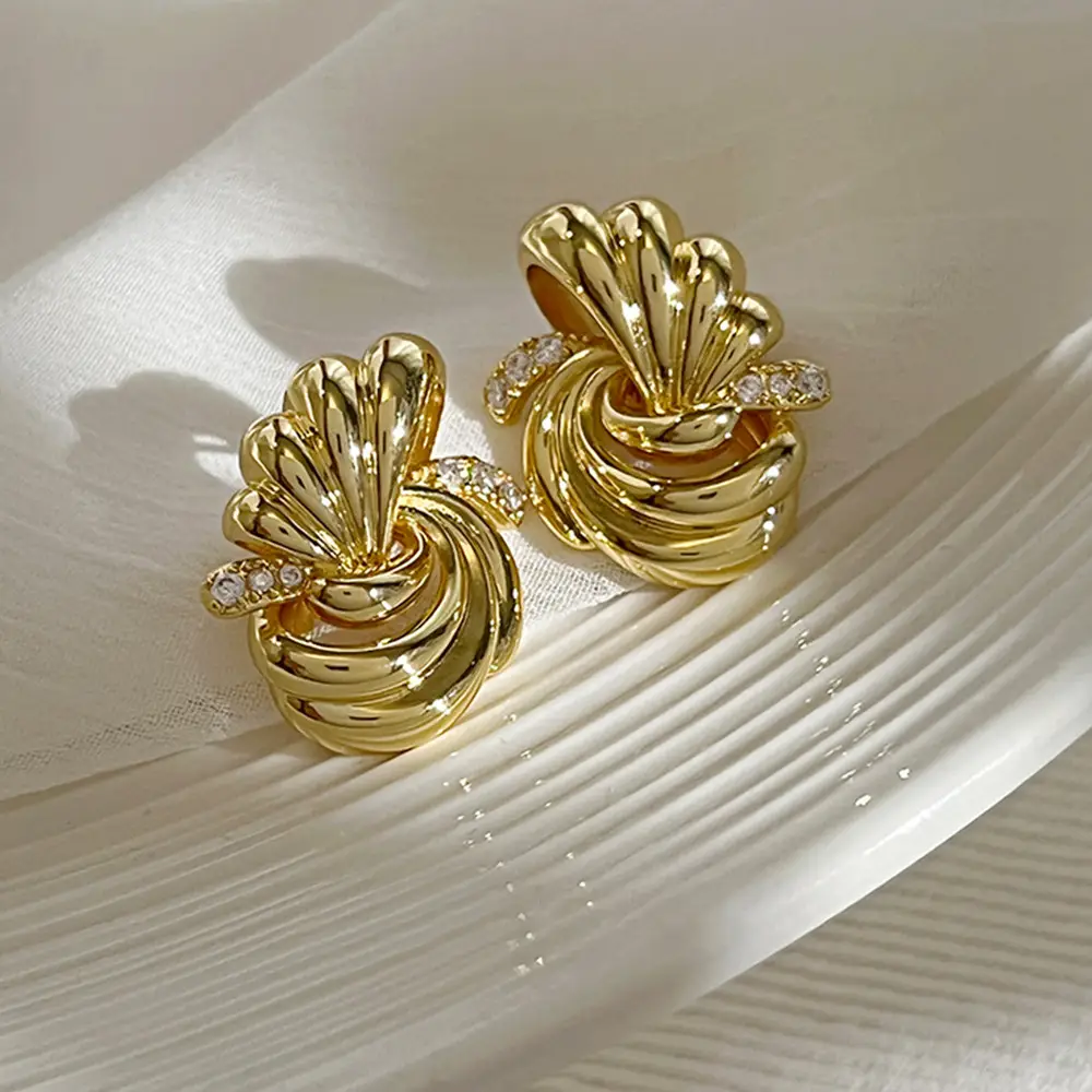 Gold Geometric Knot Earrings for Women Elegant Fashion — feature 6