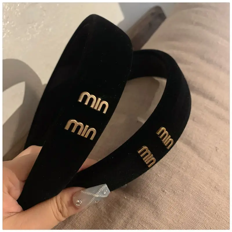 Vintage Velvet Letter Headband for Women Autumn Winter - Image 2