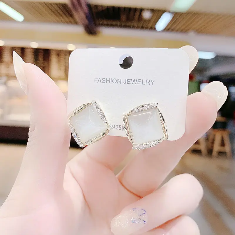 Advanced Cat's Eye Earrings 2022 New Fashion South Korea