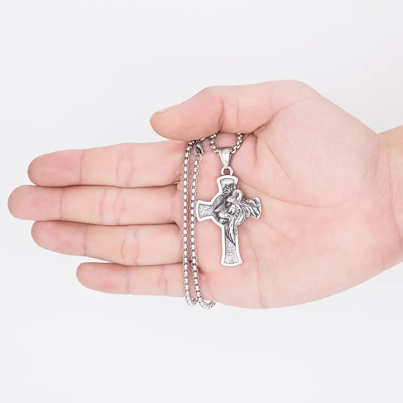 2022 Nightclub Lion Head Cross Necklace for Men Women
