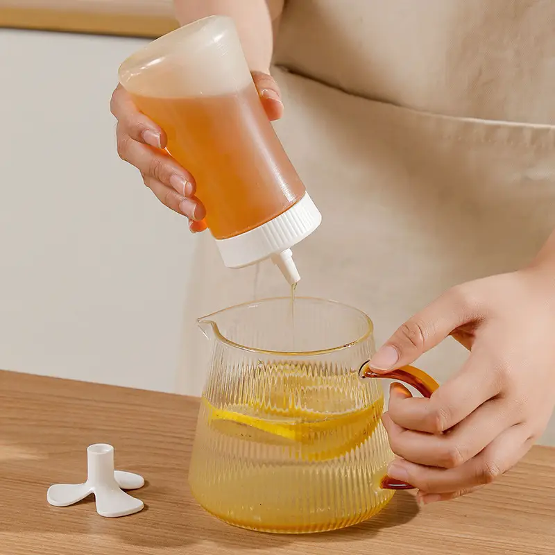 Invertable Tomato Salad Sauce Bottle with Honey Squeeze Feature - Image 6