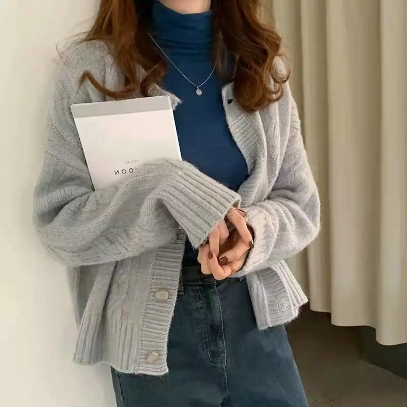 Women's New Knitted Velvet Cardigan Sweater — feature 11