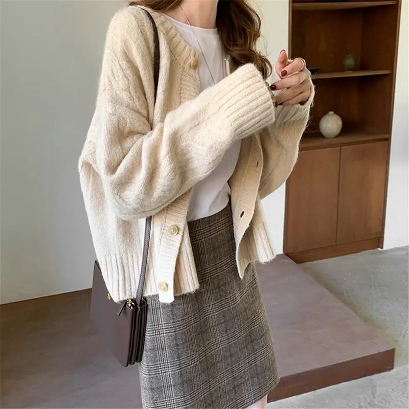 Women's New Knitted Velvet Cardigan Sweater — feature 3