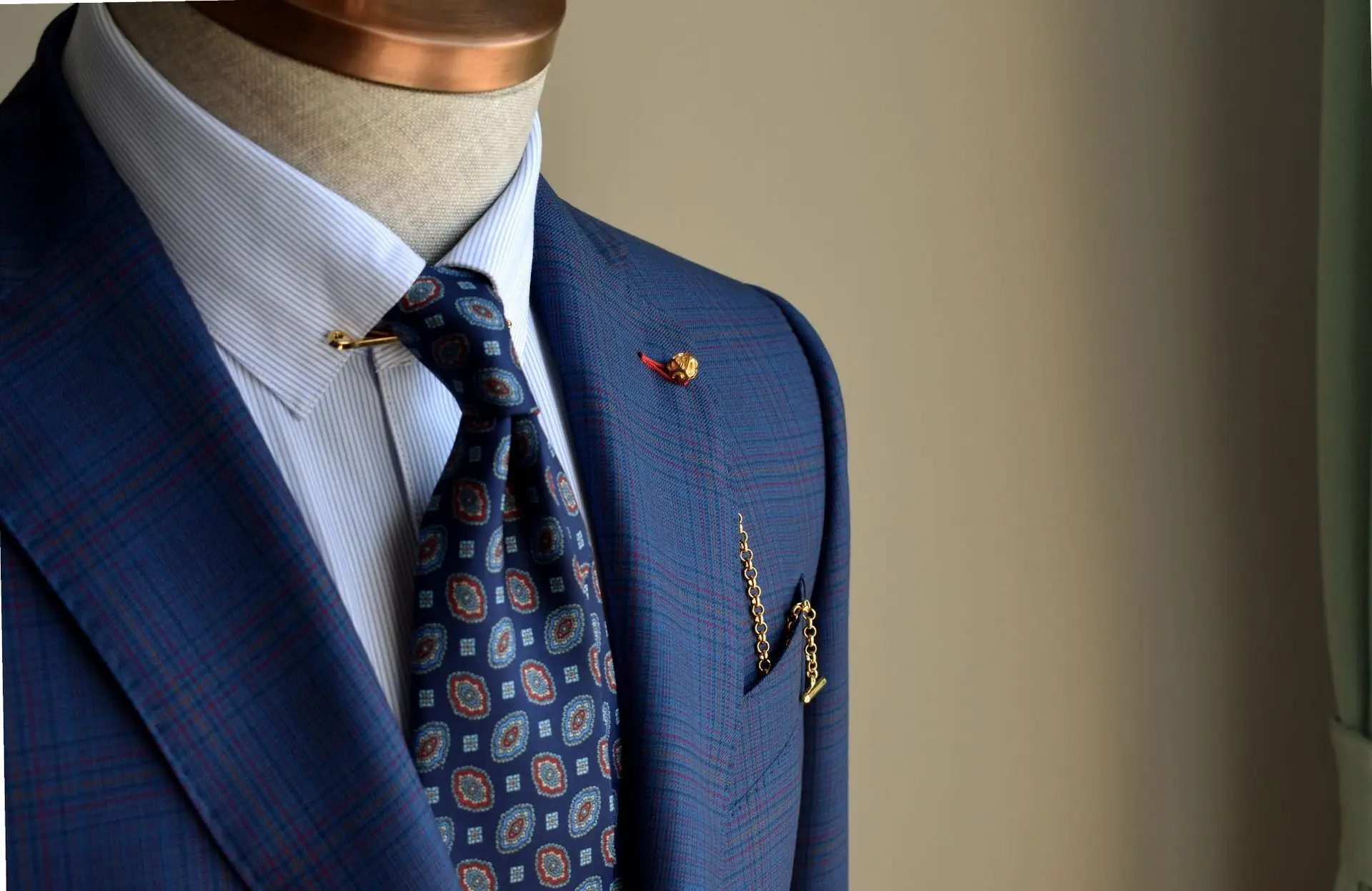 Gold Chain Brooch for Men Wedding Dress Elegant Accessories — feature 6