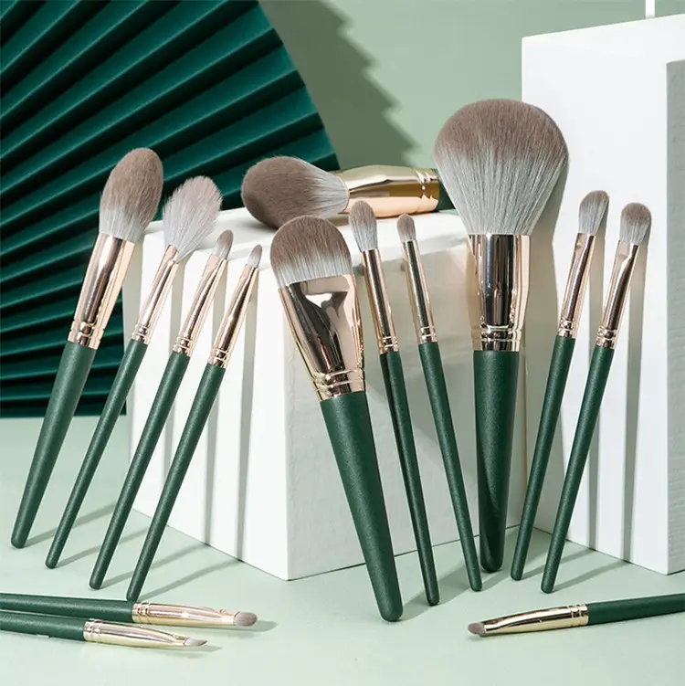 14-Piece Makeup Brush Set for Students & Professionals - Image 9
