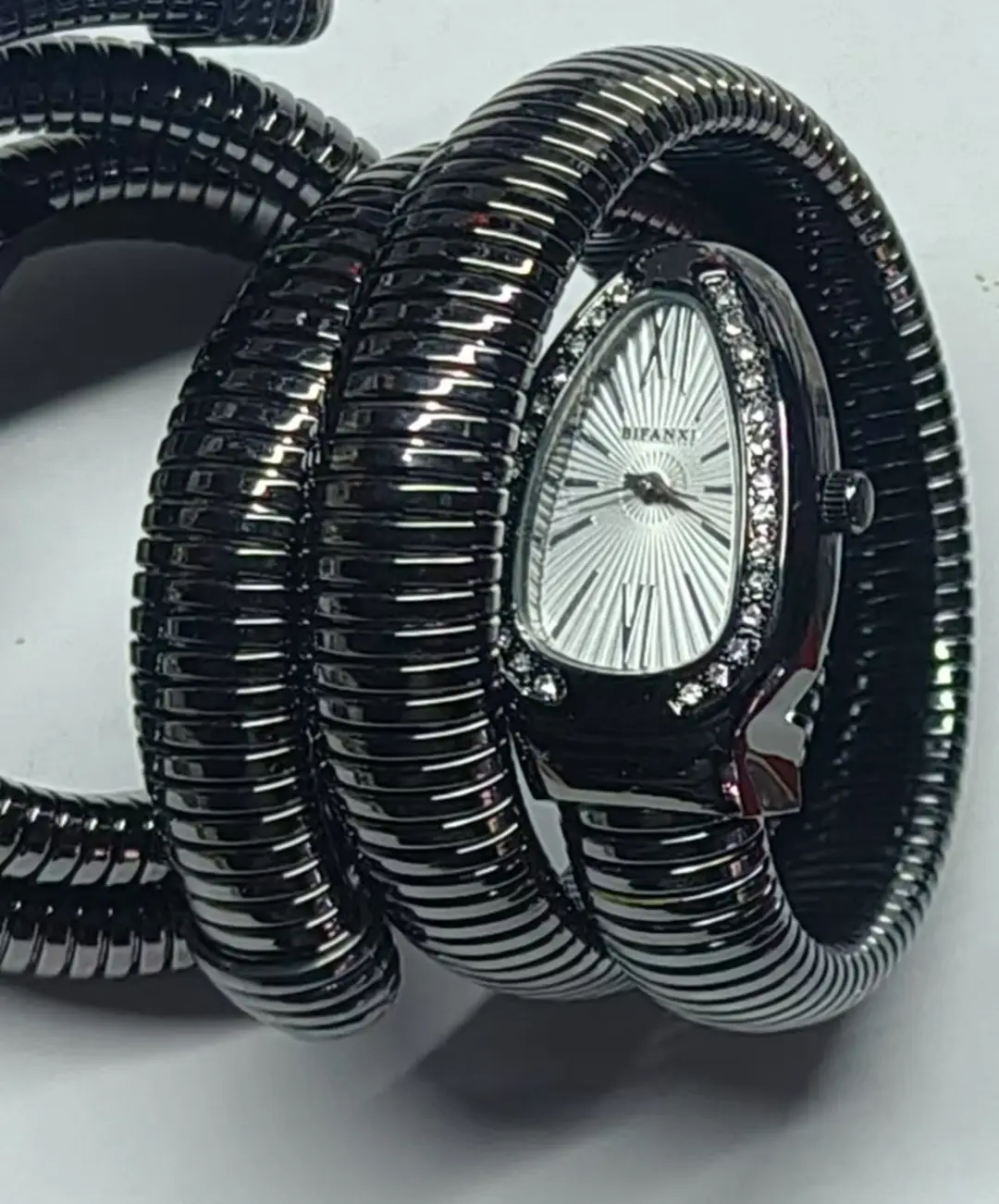 BIFANXI cross-border snake watch ladies fashion bracelet watch creative quartz watch personalized bracelet watch wholesale