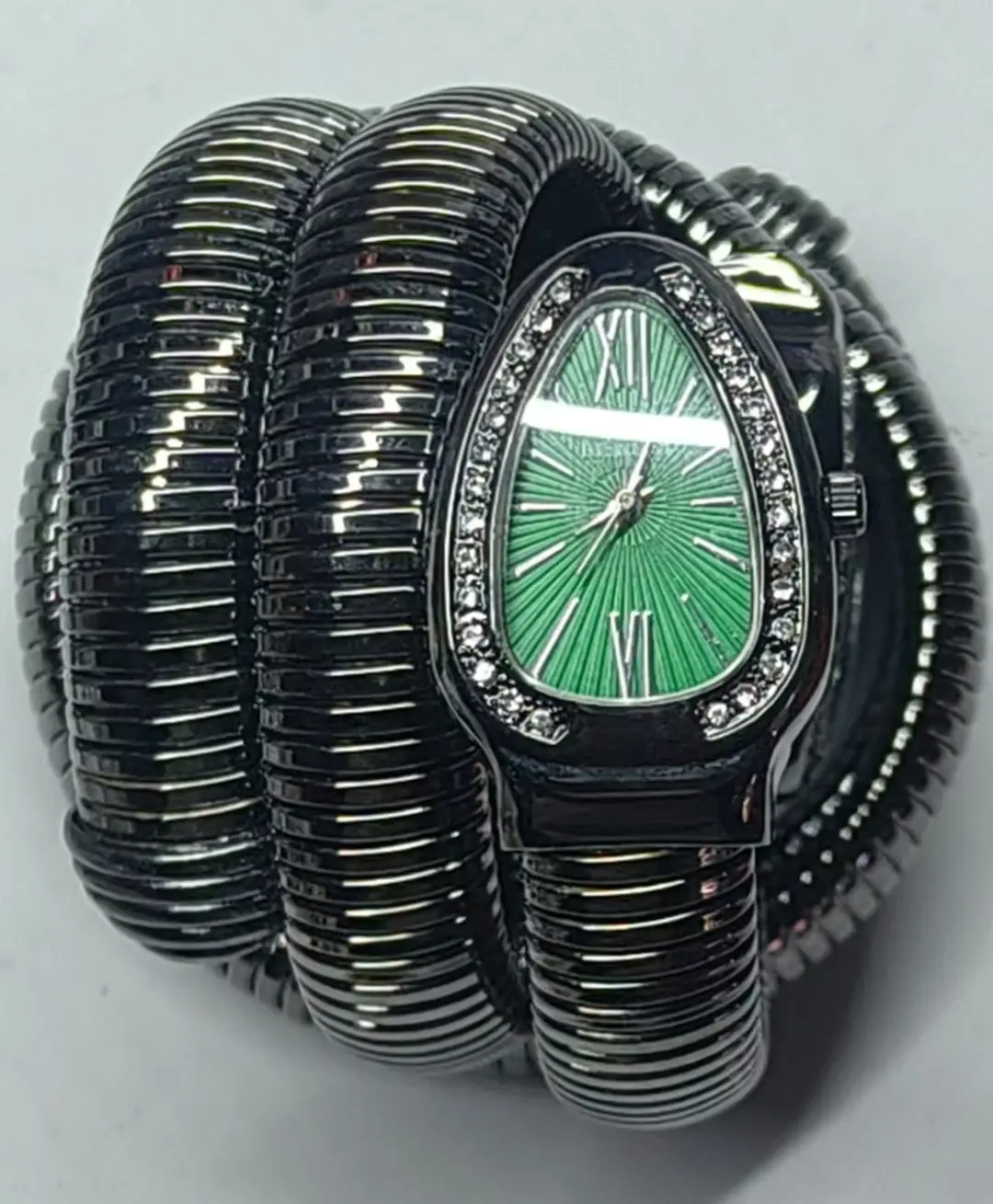 BIFANXI cross-border snake watch ladies fashion bracelet watch creative quartz watch personalized bracelet watch wholesale