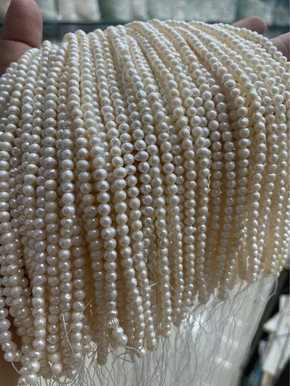 Natural Freshwater Pearl White Beads Necklace — feature 1
